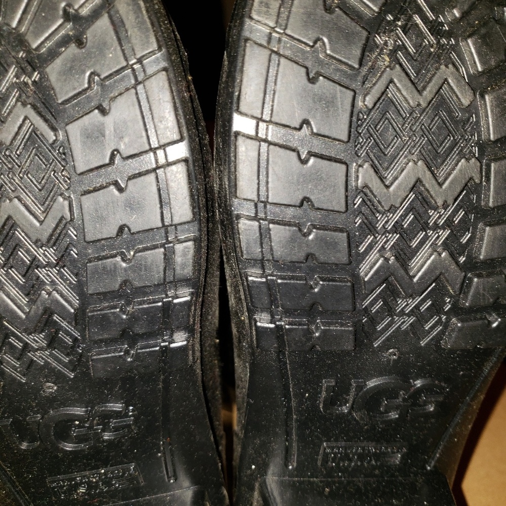 Ugg Rain Boots W/ socks. - Picture 4 of 9